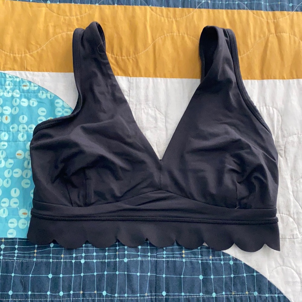 Small Joylab Scalloped Sports Bra